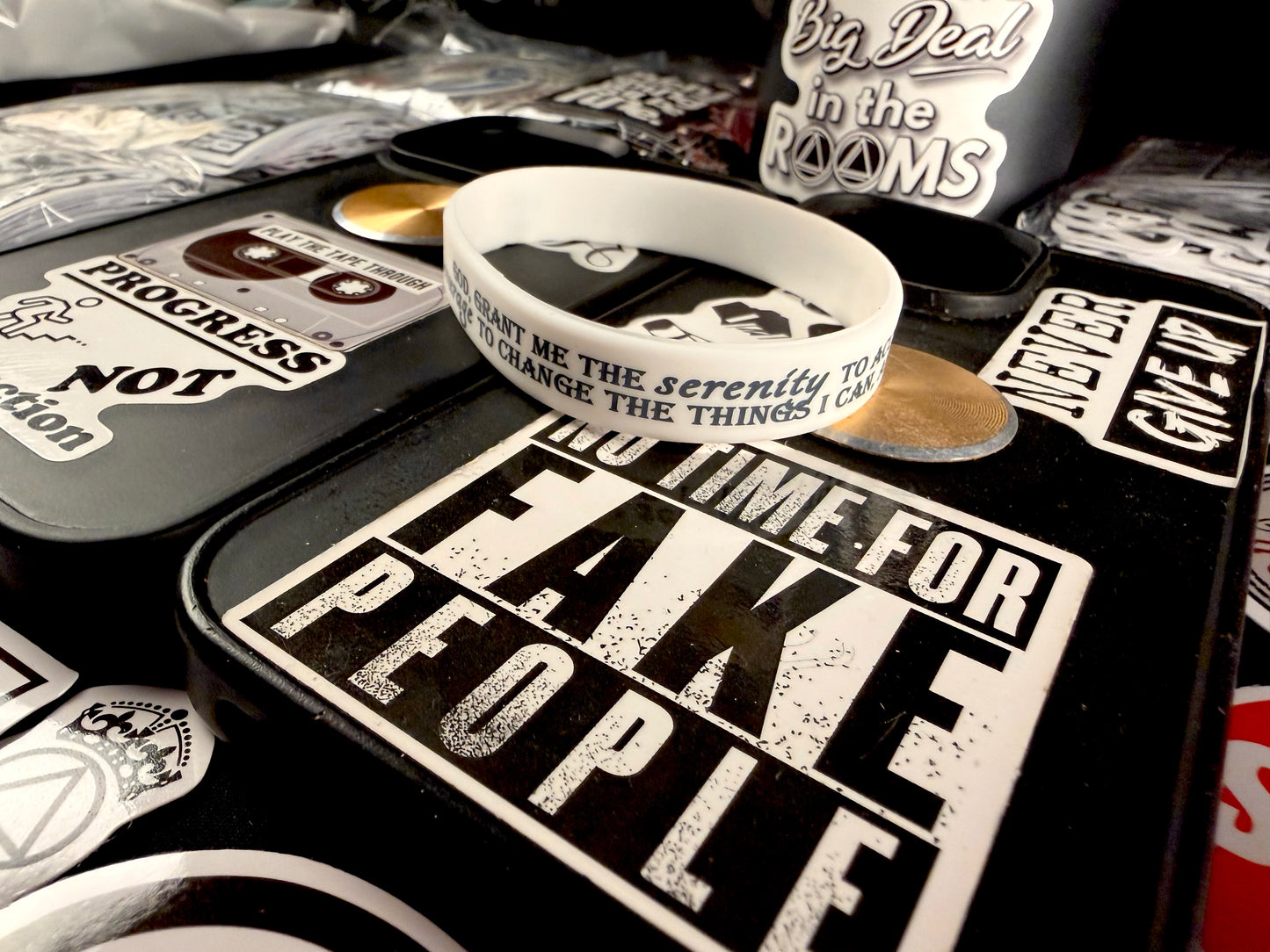 Pure Thoughts Serenity Band W/Recovery & Insperational Stick-on🙏🏻👑📘