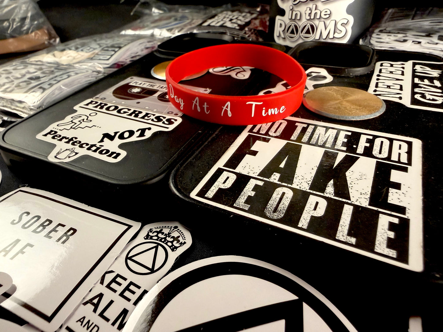 Heart’z Red One Day Band🙏🏻👑📘